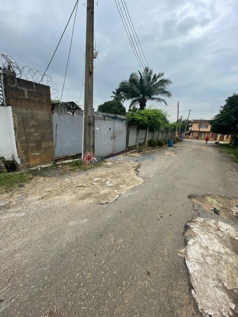 4 bedroom Bungalow For Sale Kobe Street, Ring Road , Ibadan Oyo - 3