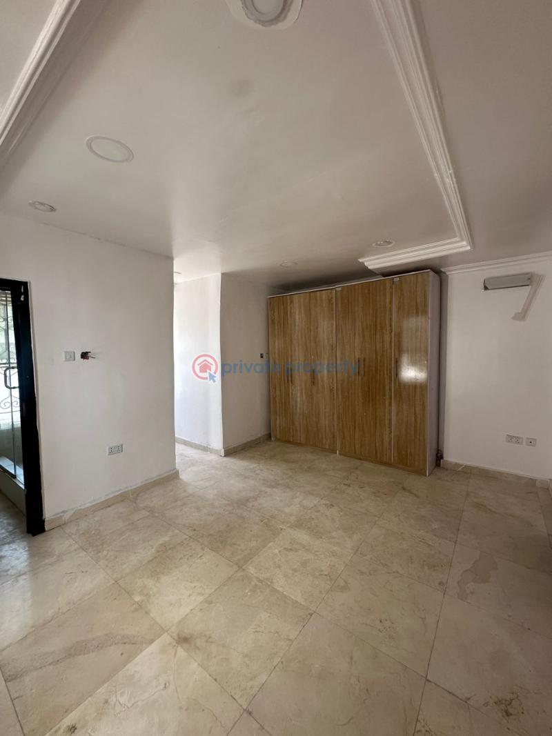 3 units of well maintained 1 bedroom apartment in a well secured estate - 6 1 bedroom Block Of Flats For Rent Lekki Phase 1 Lagos - 6