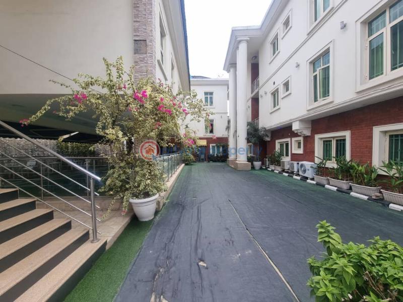 10 bedroom Hotel For Sale Ikeja GRA Lagos - 3