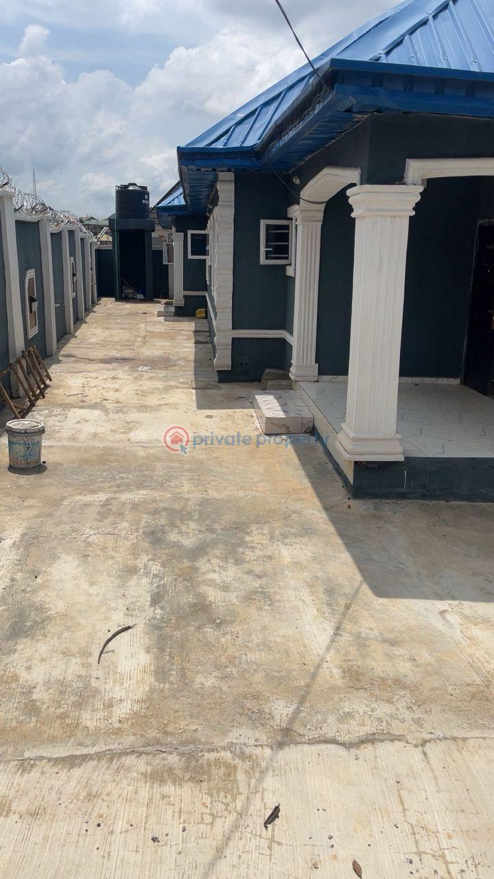 3 bedroom Bungalow For Sale Alatere Ologueru Eleyele Ibadan Oyo - 1