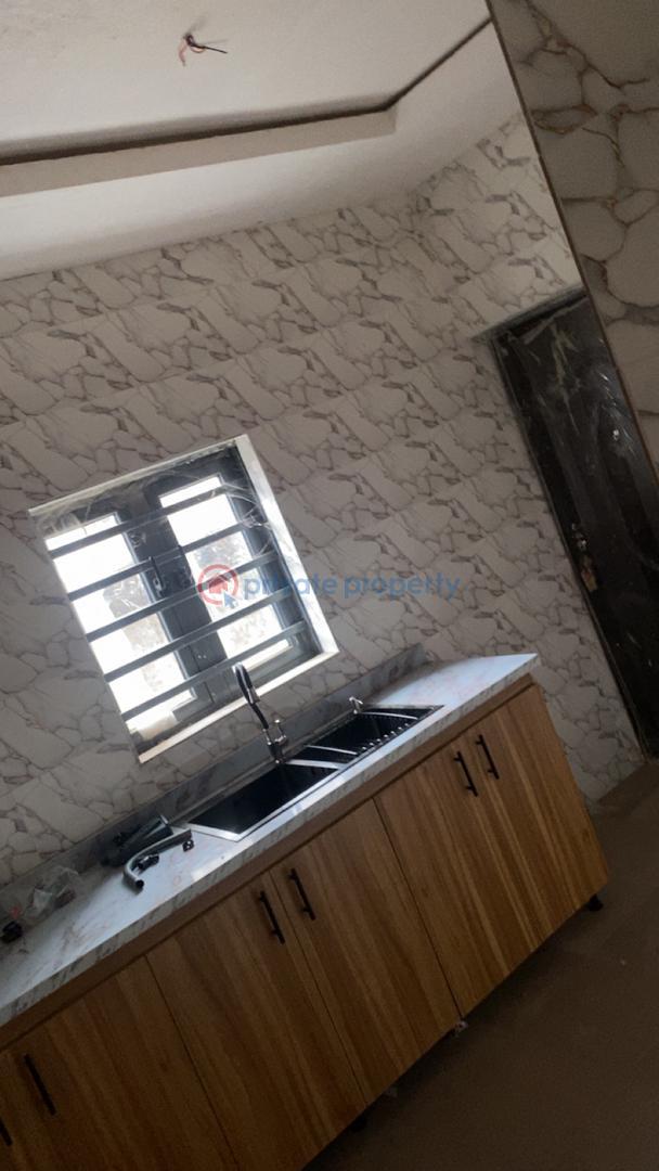 3 bedroom Block Of Flats For Rent Unity Estate Hassan Block, Akuru Elebu Akala Express Ibadan Oyo - 1