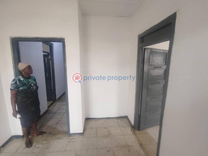 3 bedroom Block Of Flats For Rent Alagomeji Yaba Lagos - 1