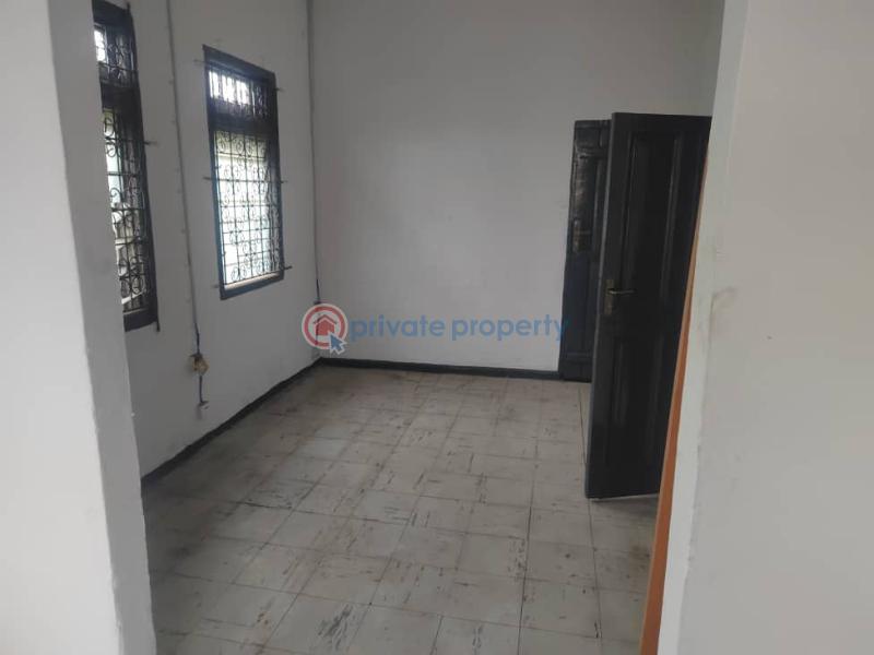 3 bedroom Block Of Flats For Rent Alagomeji Yaba Lagos - 5