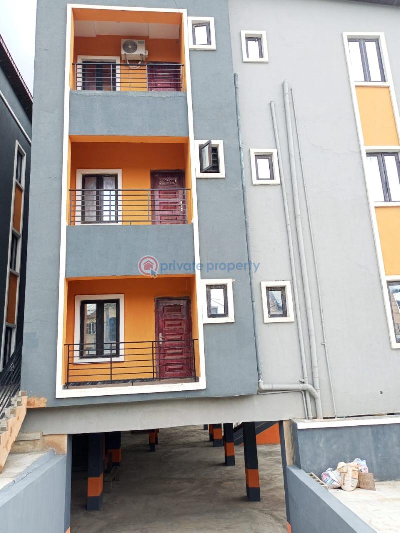 3 bedroom Flat & Apartment For Sale Gbagada Lagos