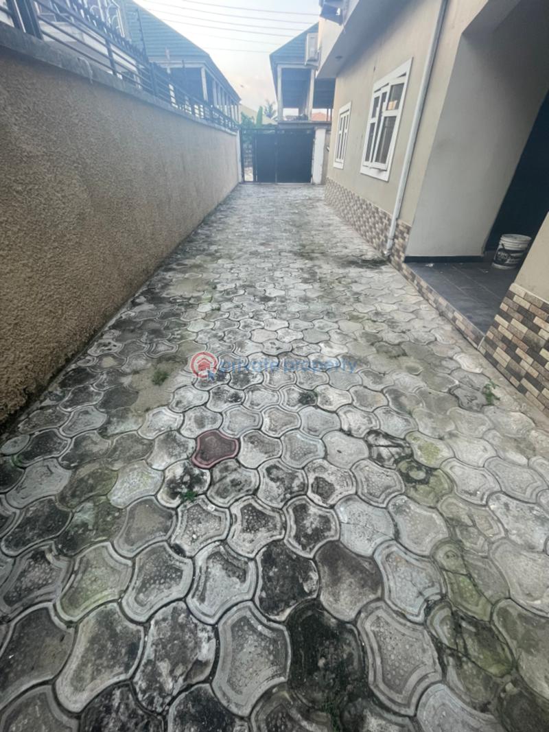 3 bedroom Block Of Flats For Rent Badore Ajah Lagos - 10