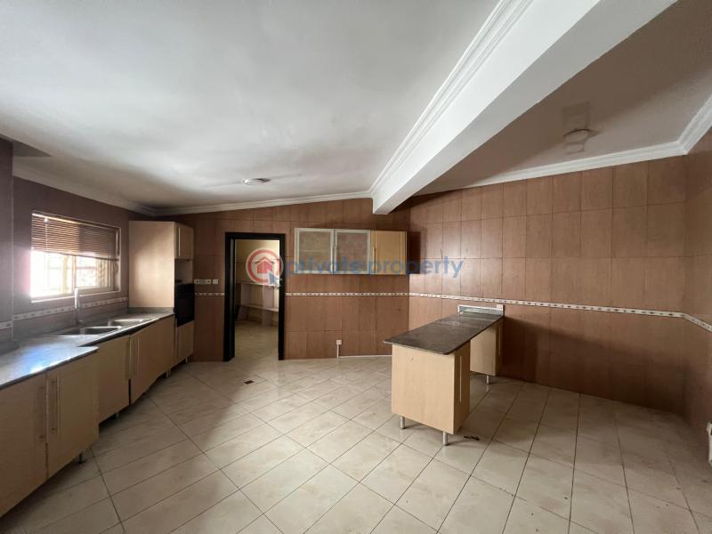 3 bedroom Block Of Flats For Rent Victoria Island Lagos - 6