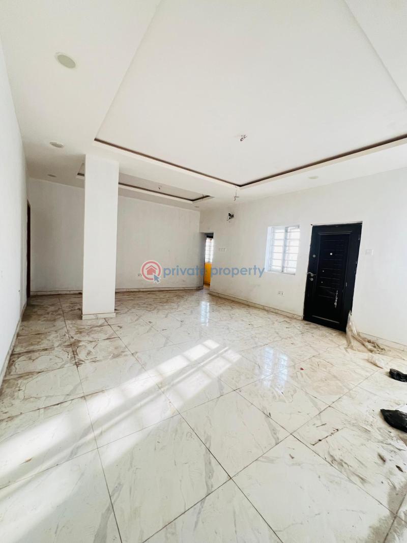 3 bedroom Block Of Flats For Sale Obanikoro Shomolu Lagos - 2