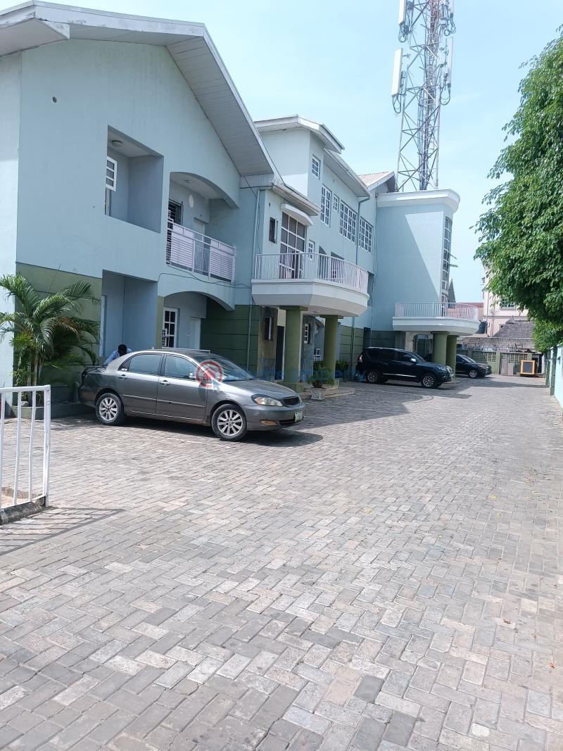 3 bedroom Block Of Flats For Rent Ikoyi Lagos - 1