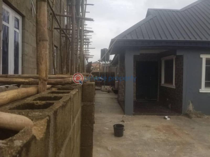 3 bedroom Bungalow For Sale Off Lagos/ibadan Express Way,magboro Ogun Ogun area  - 5