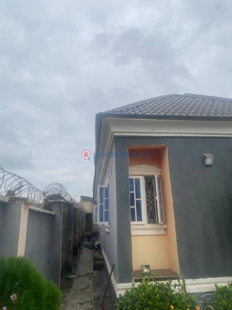 3 bedroom Bungalow For Sale Citec Estate Fct Abuja Life Camp Abuja Phase 3  - 4