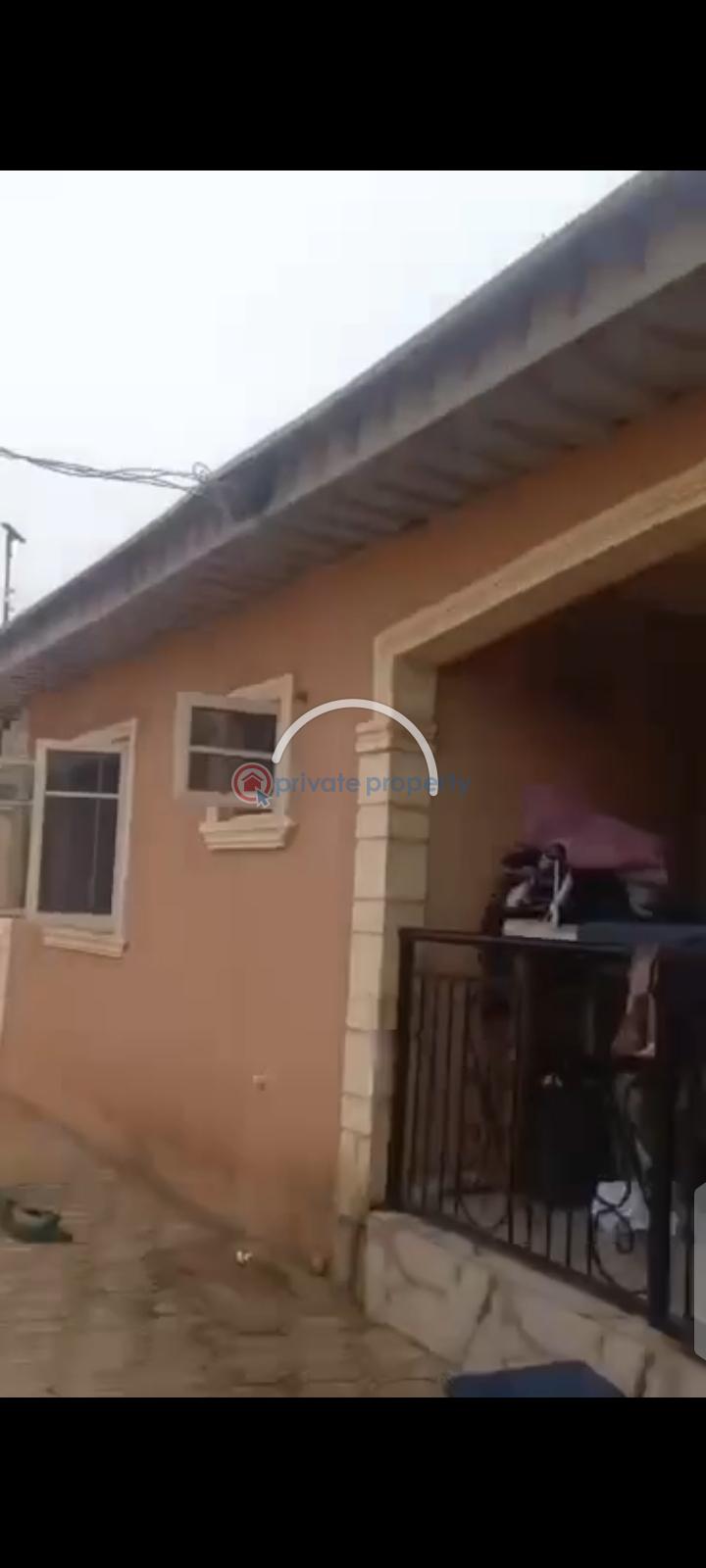 3 bedroom Bungalow For Sale Igbe Ayeni Opposite The Butlers Hotel Off Gintin Elepe Ikorodu,lagos. Ijede Ikorodu Lagos - 0