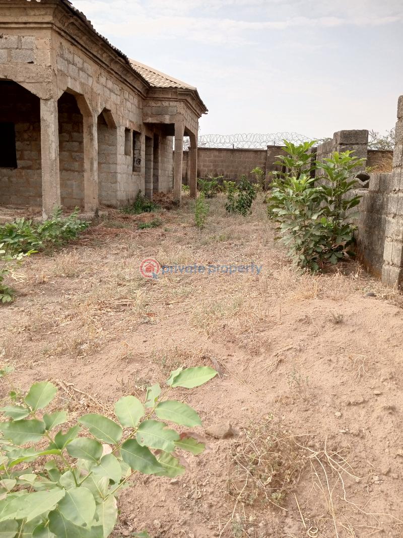 3 bedroom Bungalow For Sale Oil Spring Estate Lugbe Fha Lugbe Abuja Phase 4  - 3