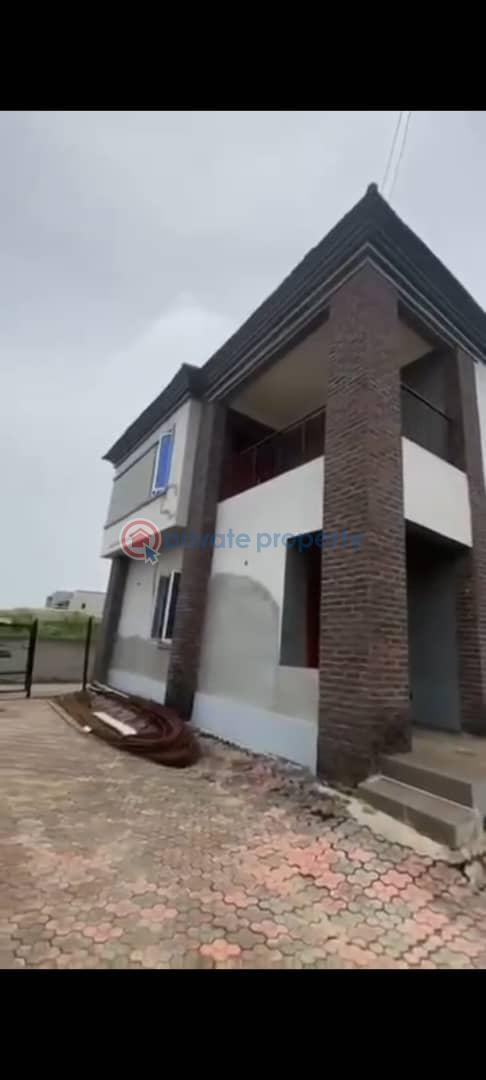 3 bedroom Detached Duplex For Sale Sholuyi Gbagada Lagos - 2