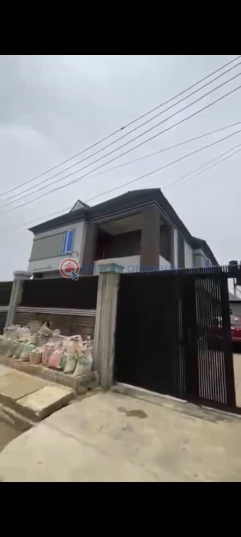 3 bedroom Detached Duplex For Sale Sholuyi Gbagada Lagos - 0