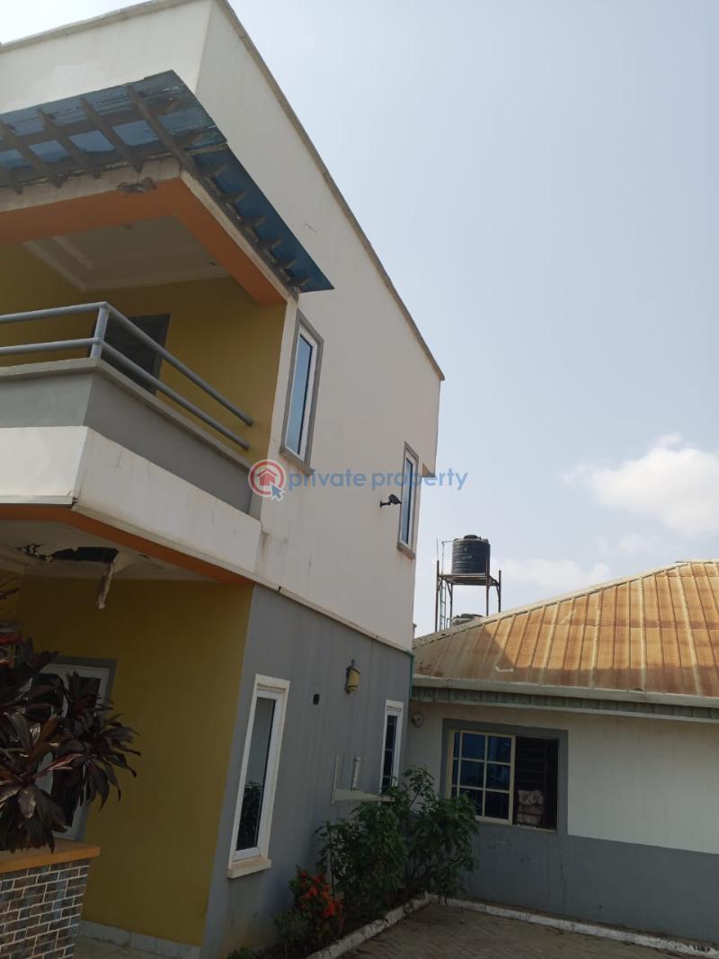 3 bedroom Detached Duplex For Sale Very Close To Item 7 Vanguard Ologueru Eleyele Ibadan Oyo - 4
