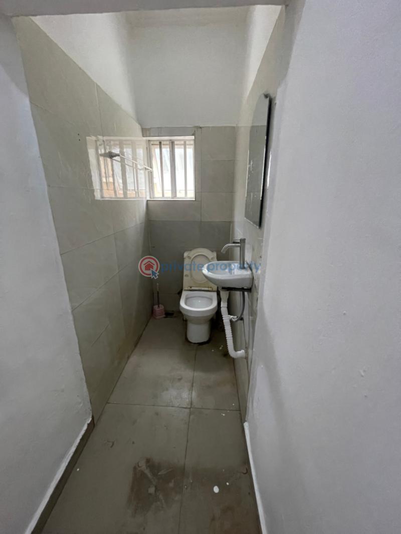 3 bedroom Block Of Flats For Rent Thomas Estate Ajah Lagos - 6