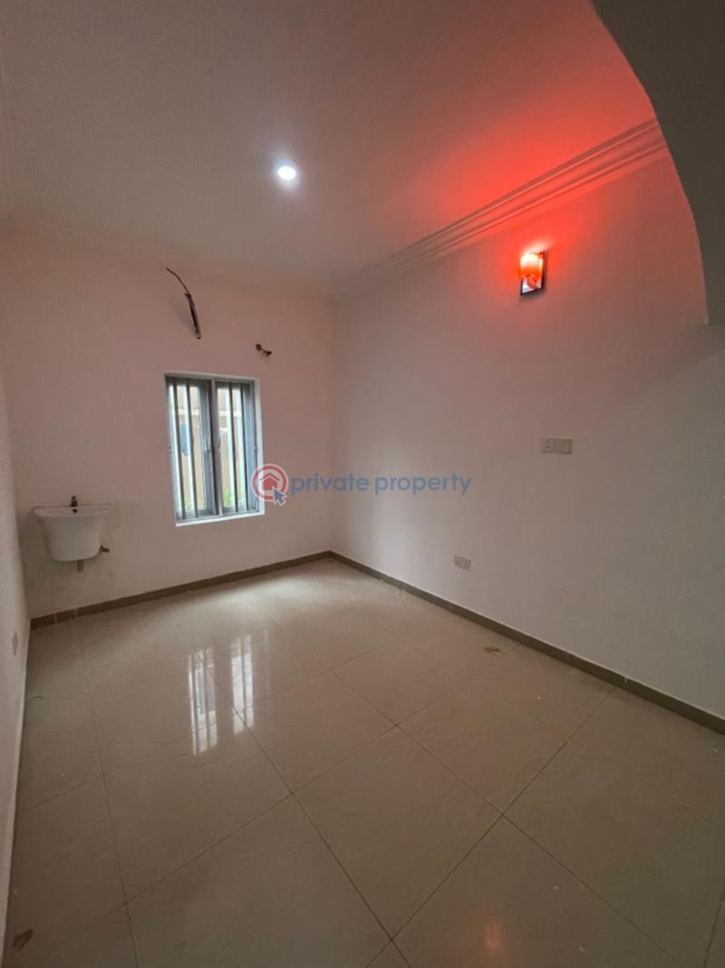 3 bedroom Block Of Flats For Rent Thomas Estate Ajah Lagos - 1