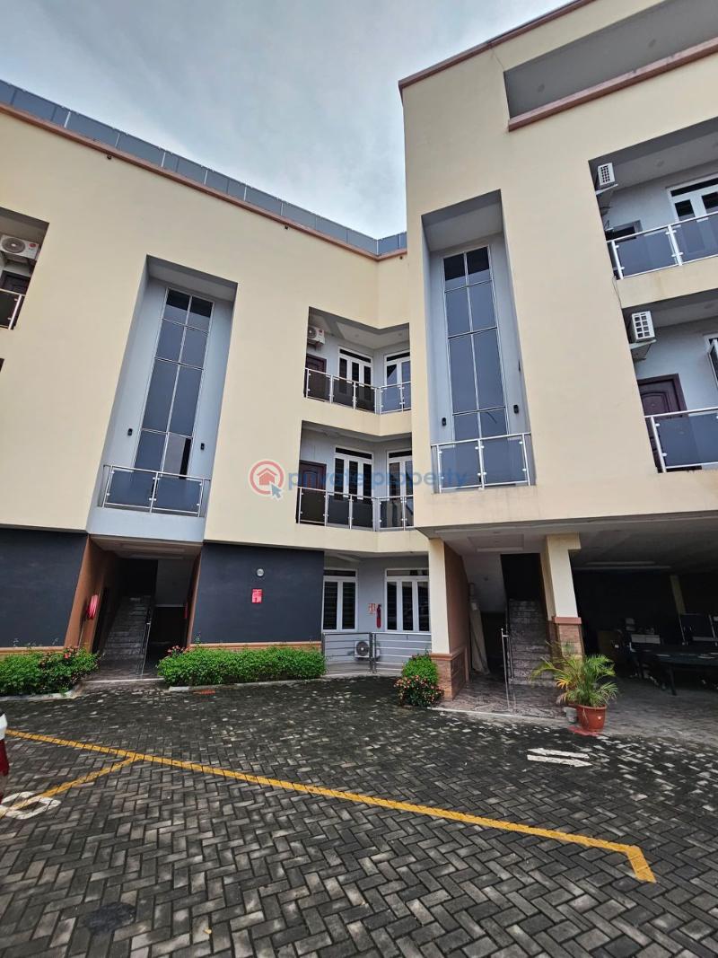 3 bedroom Block Of Flats For Sale Estate Adeniyi Jones Ikeja Lagos - 0
