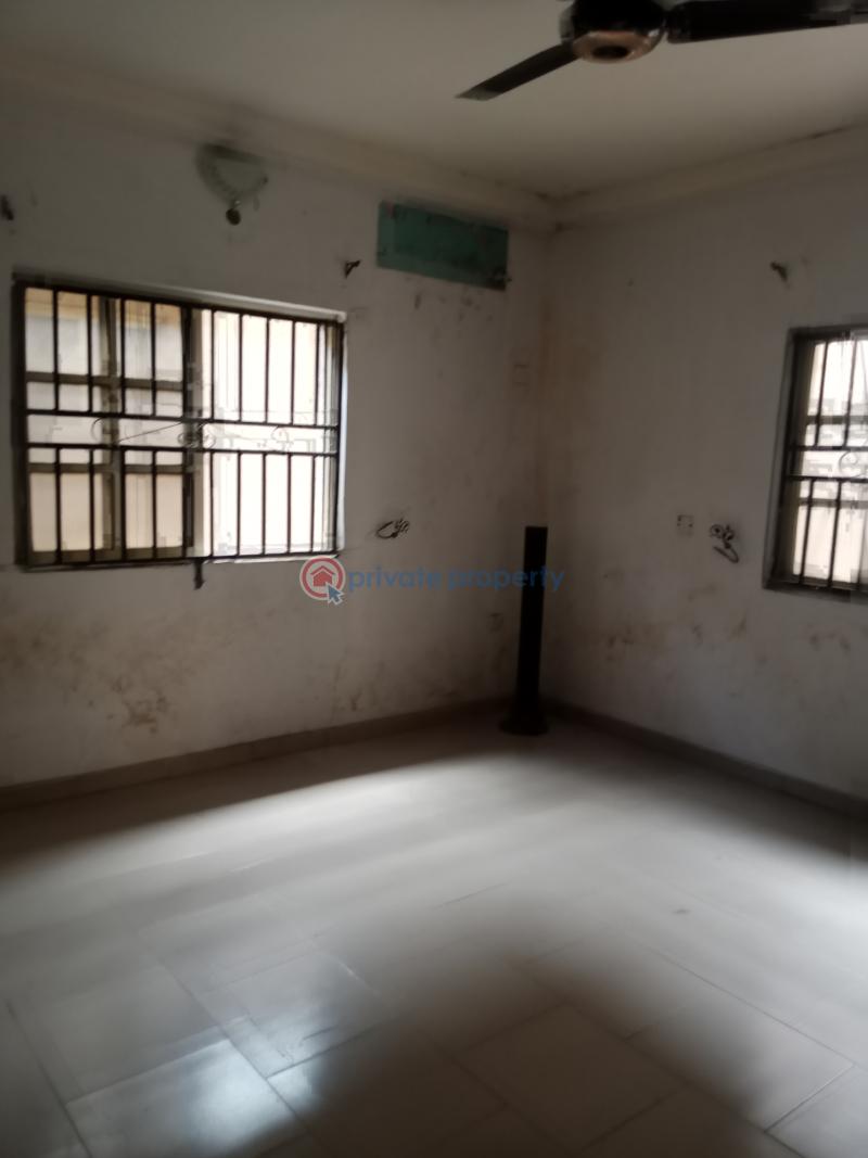 3 bedroom Block Of Flats For Rent Esther Port Avenue Sholuyi Ifako-Gbagada Lagos - 11