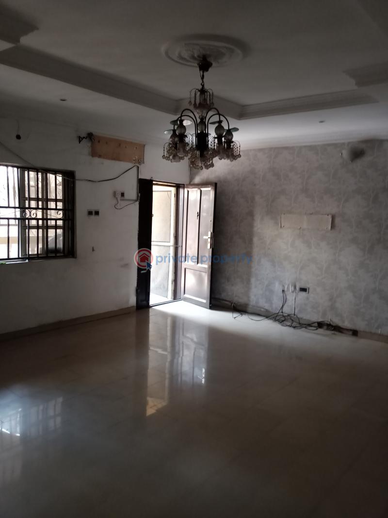 3 bedroom Block Of Flats For Rent Esther Port Avenue Sholuyi Ifako-Gbagada Lagos - 10