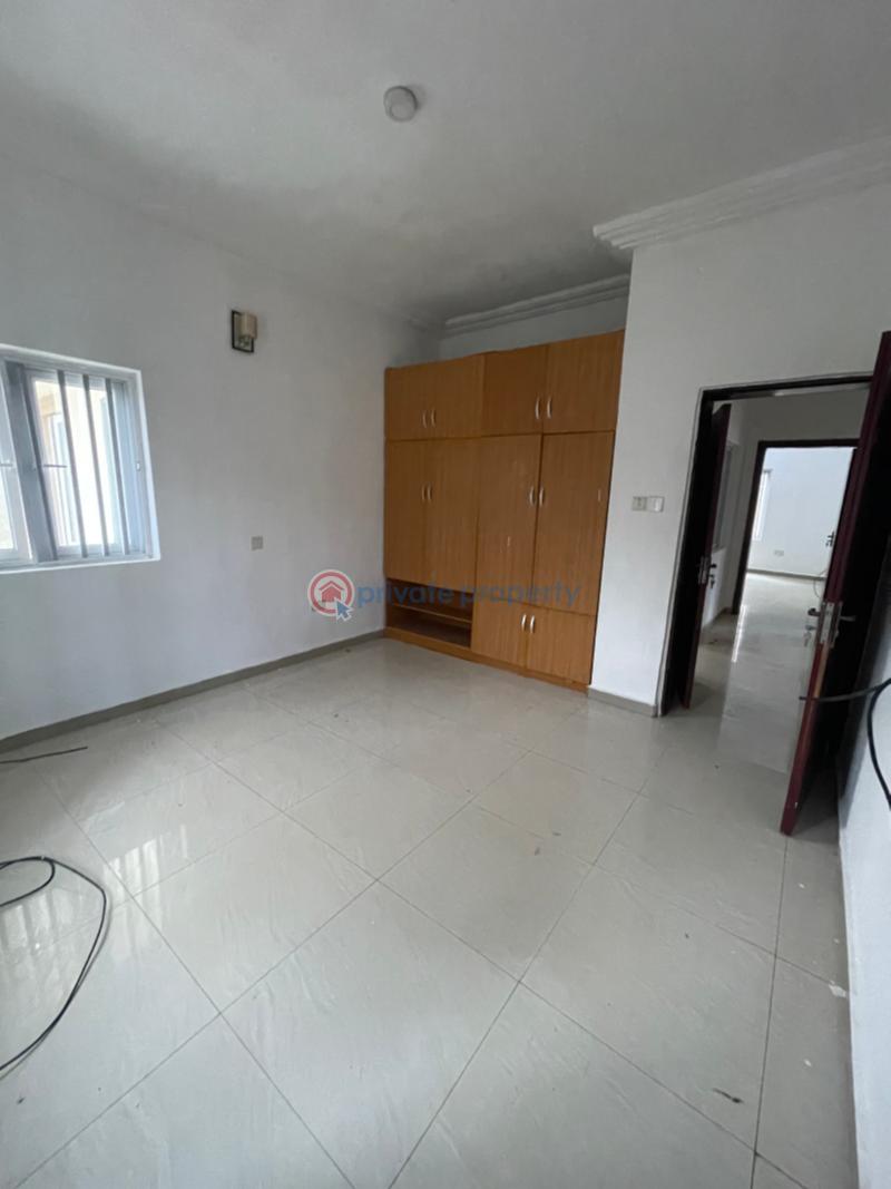 3 bedroom Block Of Flats For Rent Thomas Estate Ajah Lagos - 8
