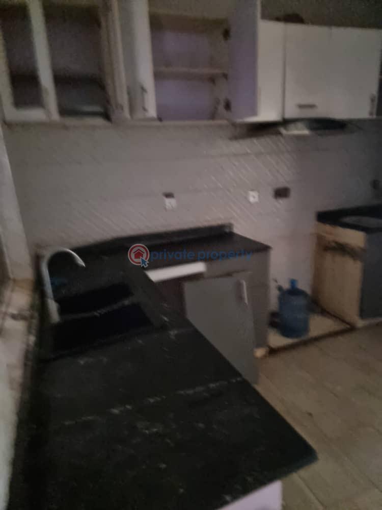 3 bedroom Block Of Flats For Rent Akoto Estate,elebu Akala Express Ibadan Oyo - 1