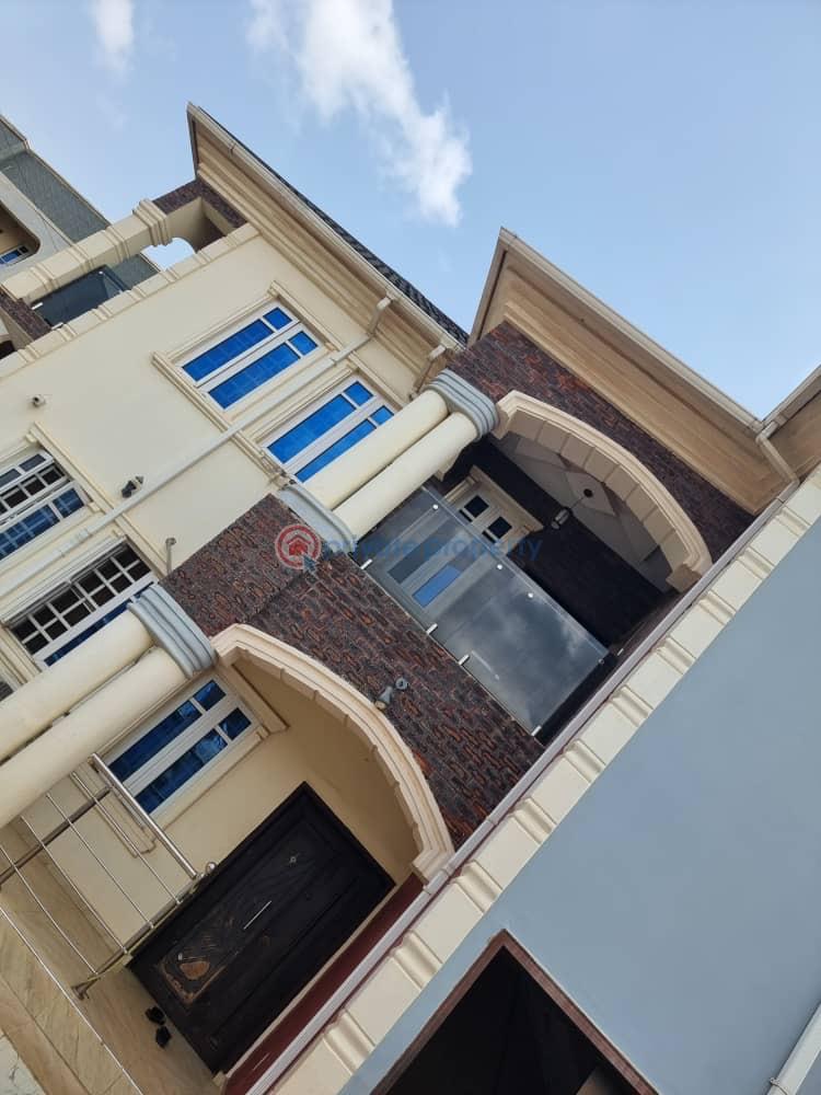 3 bedroom Block Of Flats For Rent Akoto Estate,elebu Akala Express Ibadan Oyo - 5