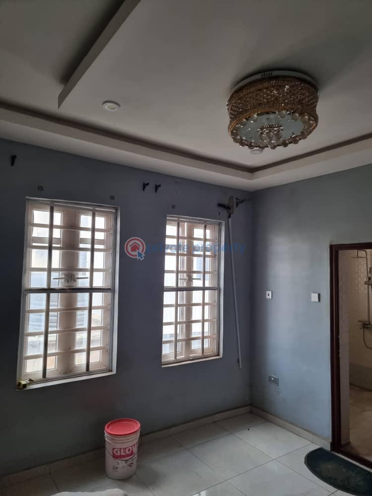 3 bedroom Block Of Flats For Rent Akoto Estate,elebu Akala Express Ibadan Oyo - 0