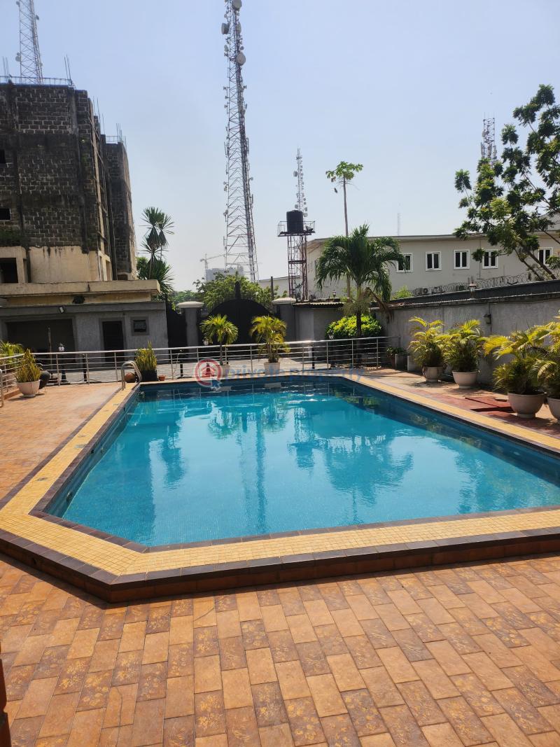 3bedroom luxurious apartment with wine bar, snooker swimming pool & ps5 - 12 3 bedroom Block Of Flats Short let V.i Adeola Odeku Victoria Island Lagos - 12