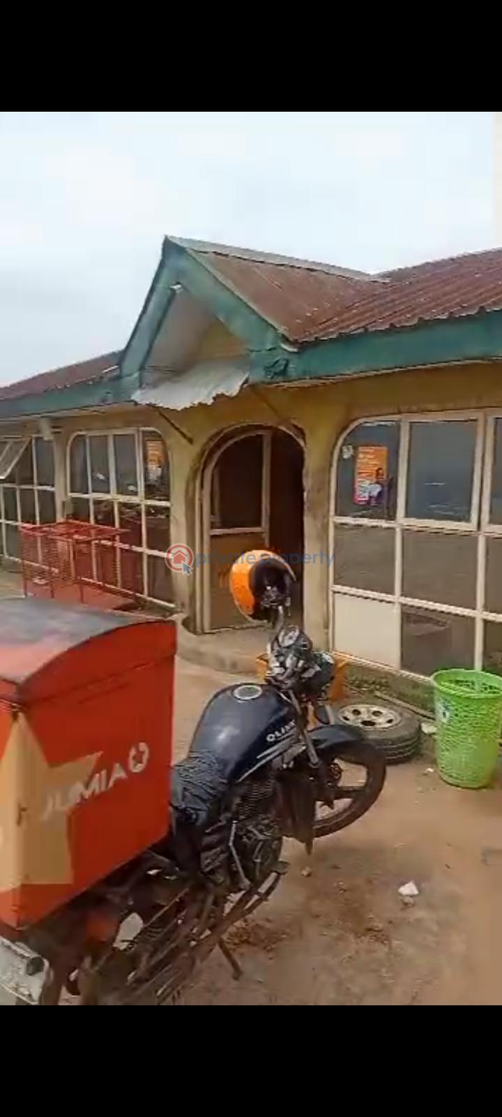 3 bedroom Bungalow For Sale Along Ijede Road Ikorodu Lagos. Ijede Ikorodu Lagos - 0