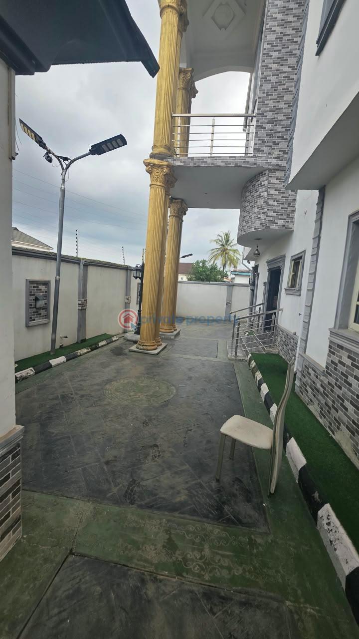 House For Rent At Ogo Oluwa Estate Opposite Bovas Station. Akobo Ibadan Oyo - 3