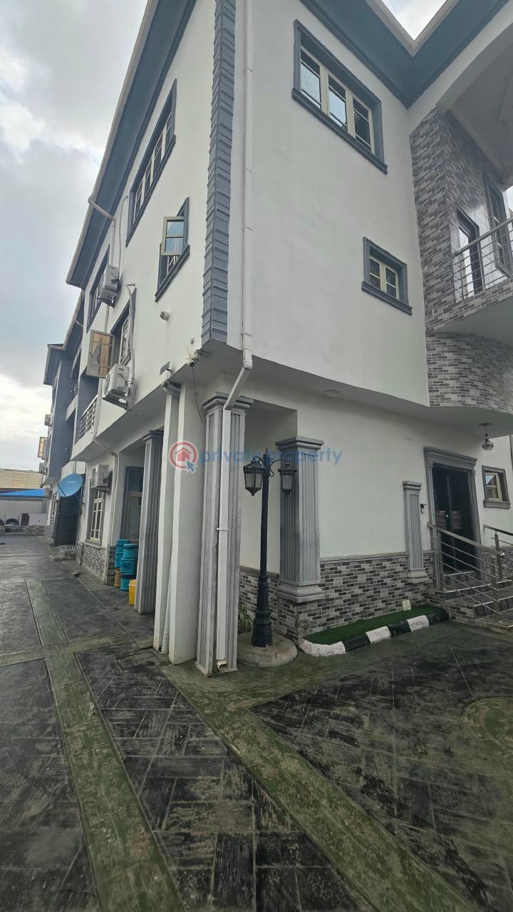 House For Rent At Ogo Oluwa Estate Opposite Bovas Station. Akobo Ibadan Oyo - 2