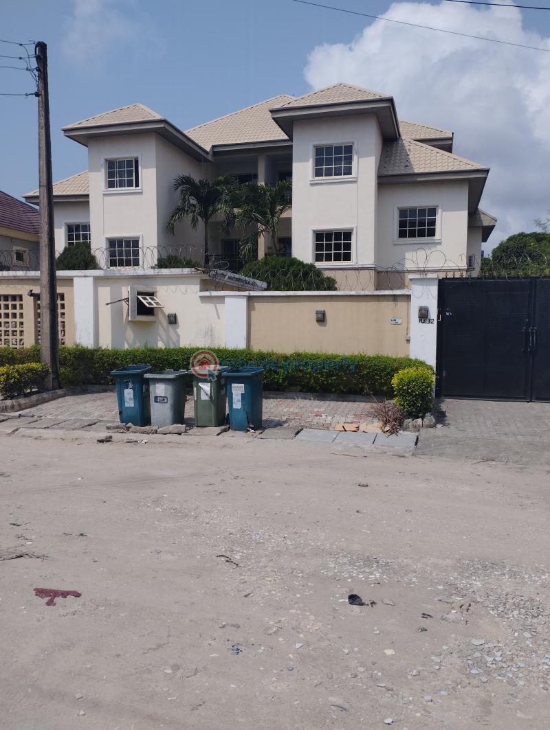 3 bedroom Block Of Flats For Rent Lekki Phase 1 Lagos - 0