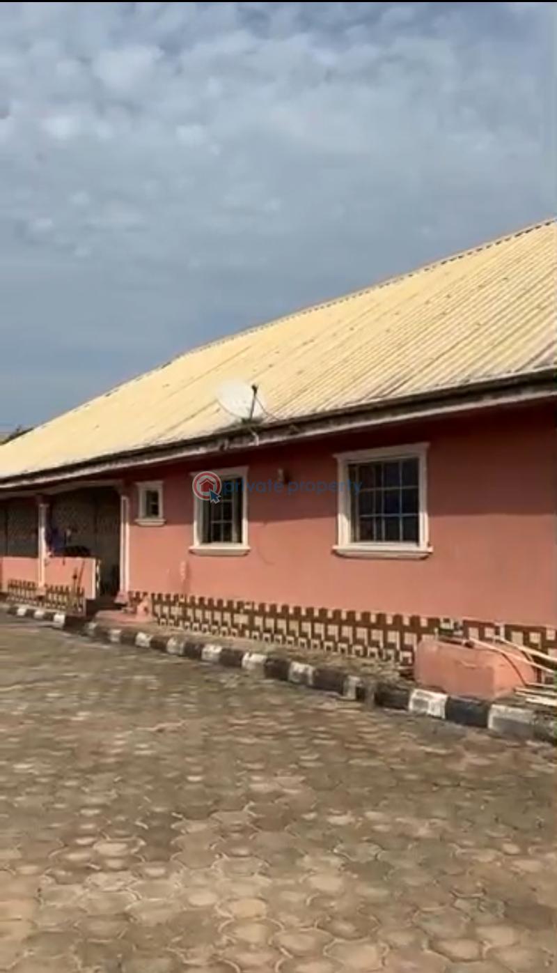 Block Of Flats For Sale White House @ Iyanomo Benin Edo - 4