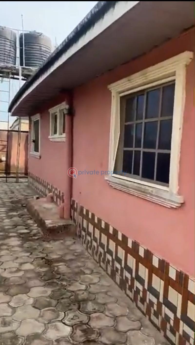 Block Of Flats For Sale White House @ Iyanomo Benin Edo - 6
