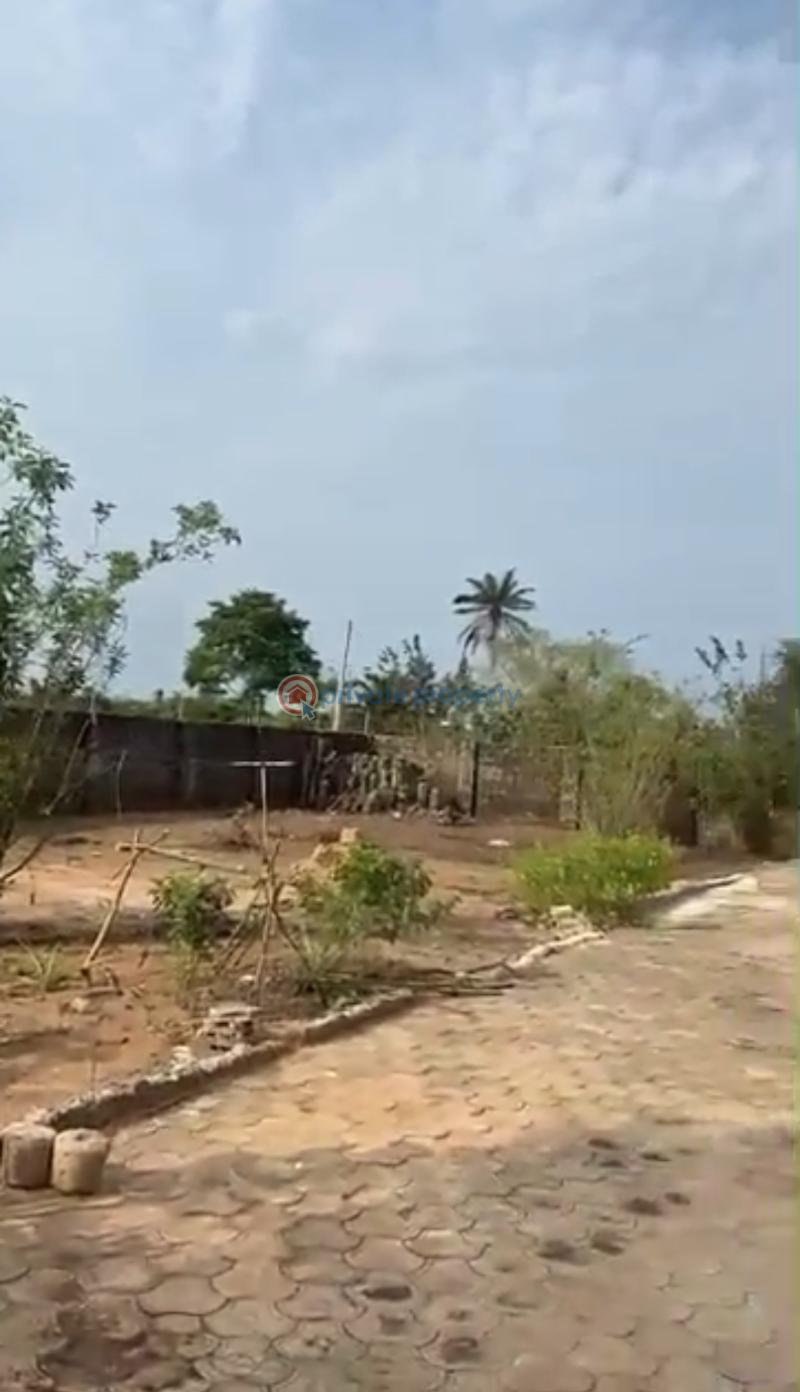Block Of Flats For Sale White House @ Iyanomo Benin Edo - 3