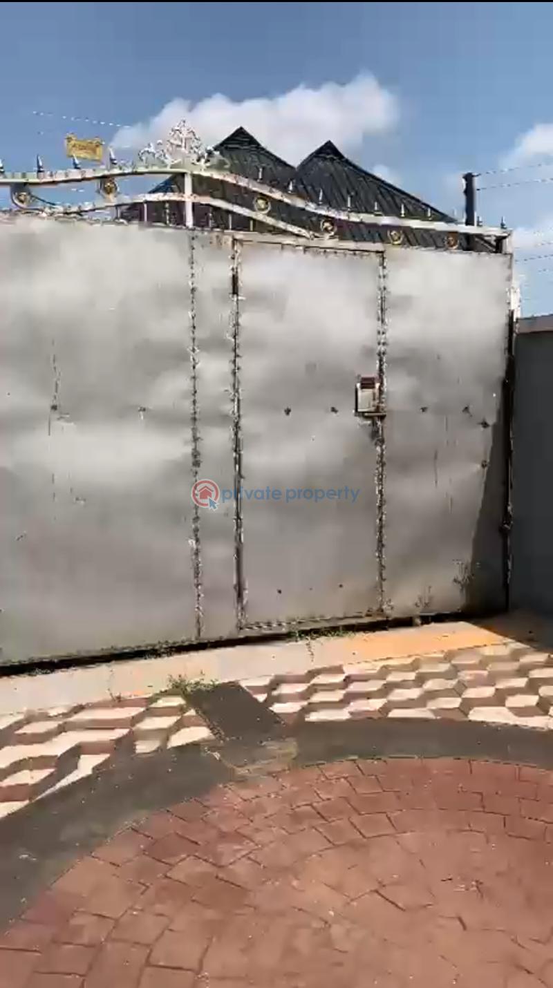 Block Of Flats For Sale Ogheghe Off Benin Auchi Road Benin Edo - 4