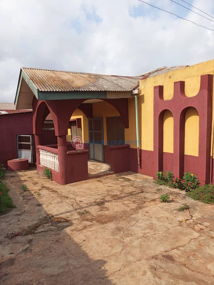 House For Sale Behind Nigerian Brewery Olubadan Adelubi Ibadan Oyo - 2