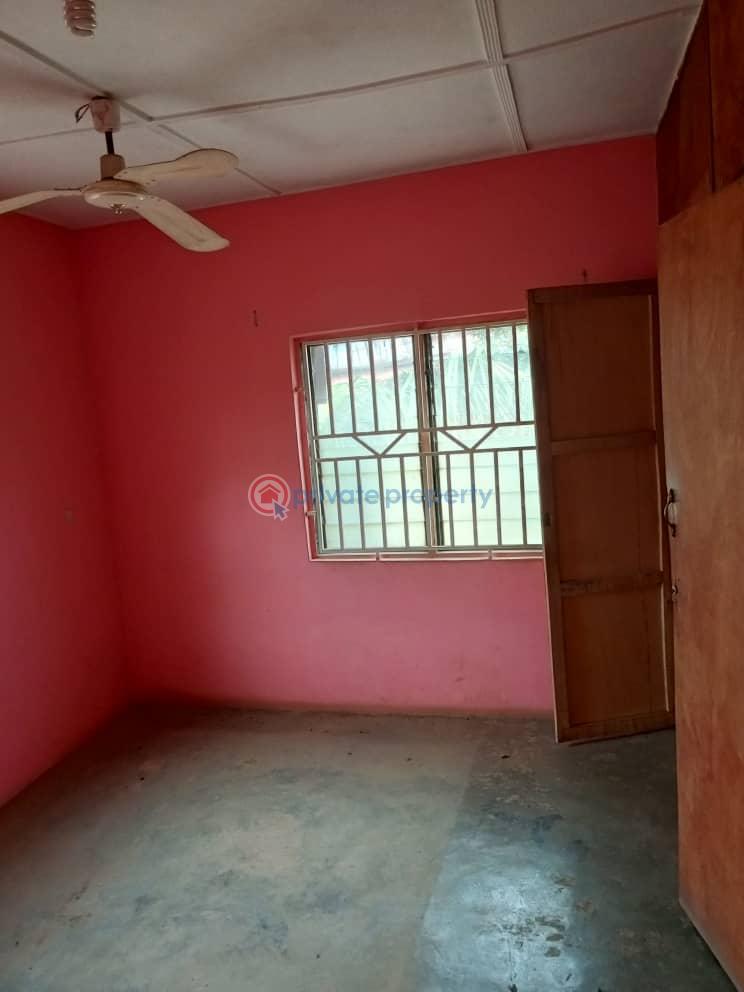 House For Sale Behind Nigerian Brewery Olubadan Adelubi Ibadan Oyo - 12