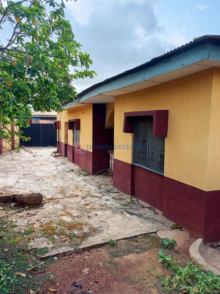 House For Sale Behind Nigerian Brewery Olubadan Adelubi Ibadan Oyo - 4