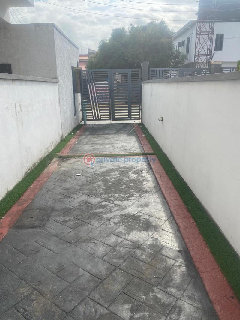 4 bedroom Semi detached Duplex For Sale Ologolo Lekki Lagos - 3