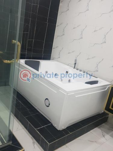 4 bedroom Block Of Flats Short let Admiralty Way Kekki Lekki Phase 1 Lagos - 28