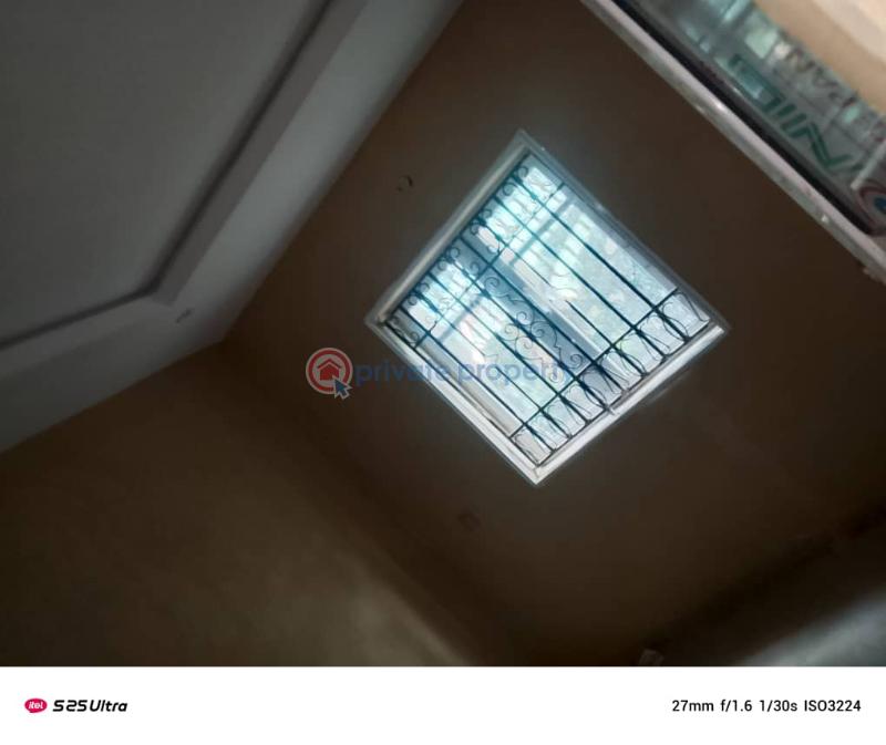 4 bedroom apartment to let - 12 4 bedroom Block Of Flats For Rent Opposite Dstv Akala Express Akala Express Ibadan Oyo - 12