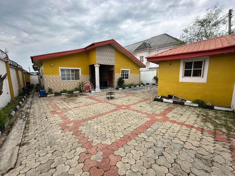 4 bedroom Bungalow For Sale Gate 3 Elebu Off Akala Expressway Ibadan Oyo - 1