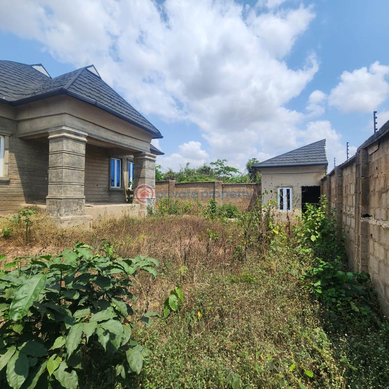 4 bedroom Bungalow For Sale Aba Ode, Soka Ibadan Soka Ibadan Oyo - 6