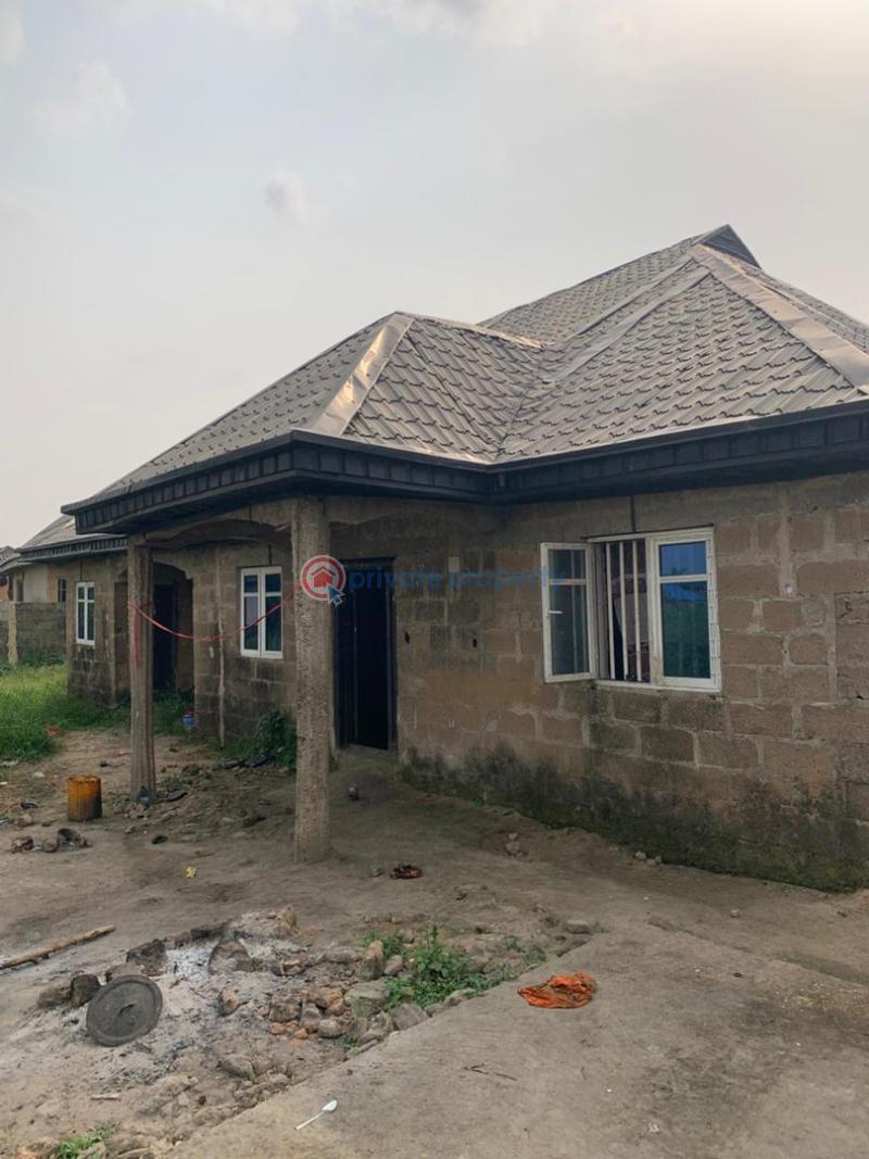 4 bedroom Detached Bungalow For Sale Mowe Obafemi Owode Ogun - 3