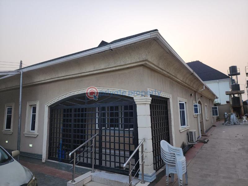 4 bedroom House For Sale Glory Estate, Ifako Gbagada Lagos