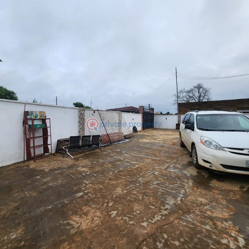 4 bedroom Detached Bungalow For Sale Falade Olorisha Oko, Moniya Ibadan Oyo - 11
