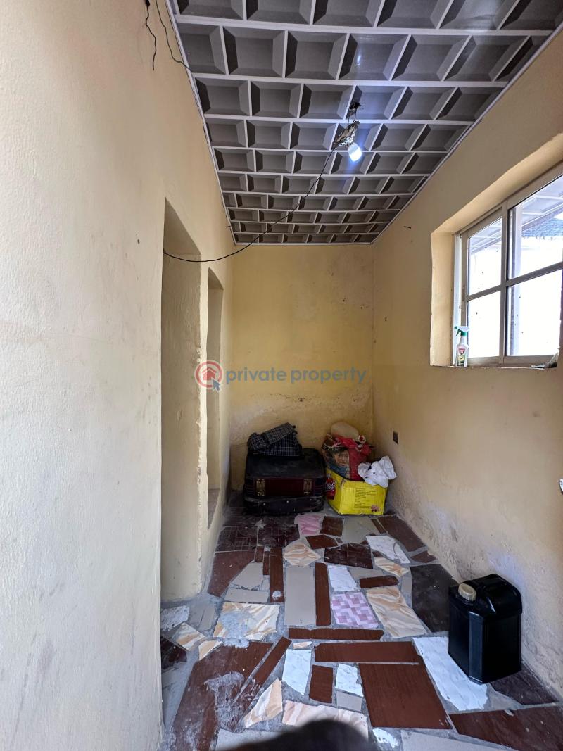 4 bedroom Bungalow For Sale Gate 3 Elebu Off Akala Expressway Ibadan Oyo - 0