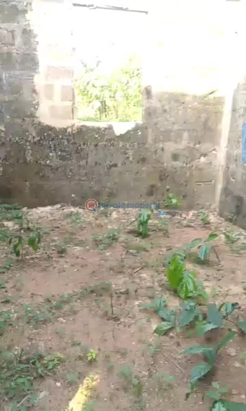 Bungalow For Sale Oguaka Community Along Auchi Bypass Benin City Edo Benin Edo - 4